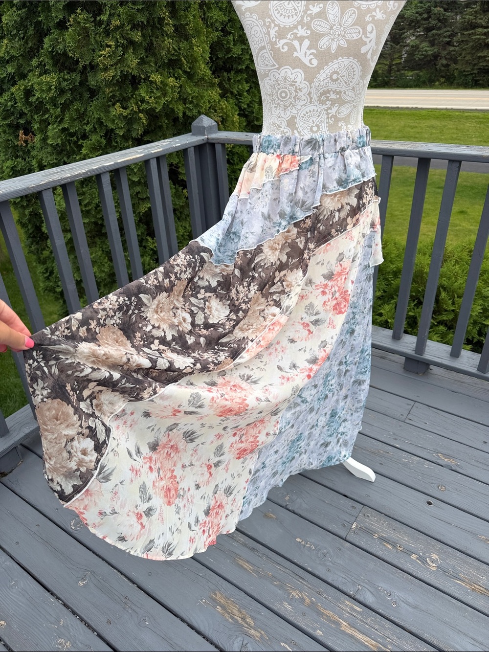 Bohemian Multi-Panel Floral Ruffle Maxi Skirt - Beige / Blue / Brown/Gray Sz M - Picture 5 of 10